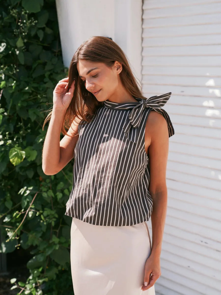 Neo Noir NEO NOIR top